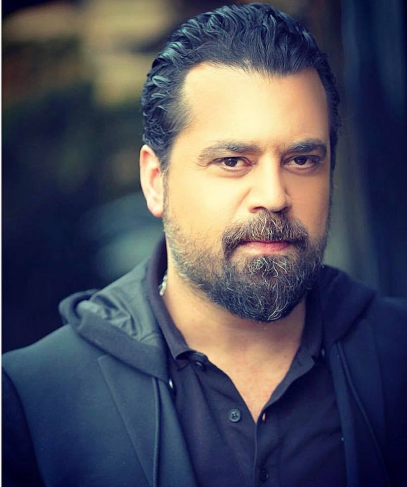 مصفف الشعر منير