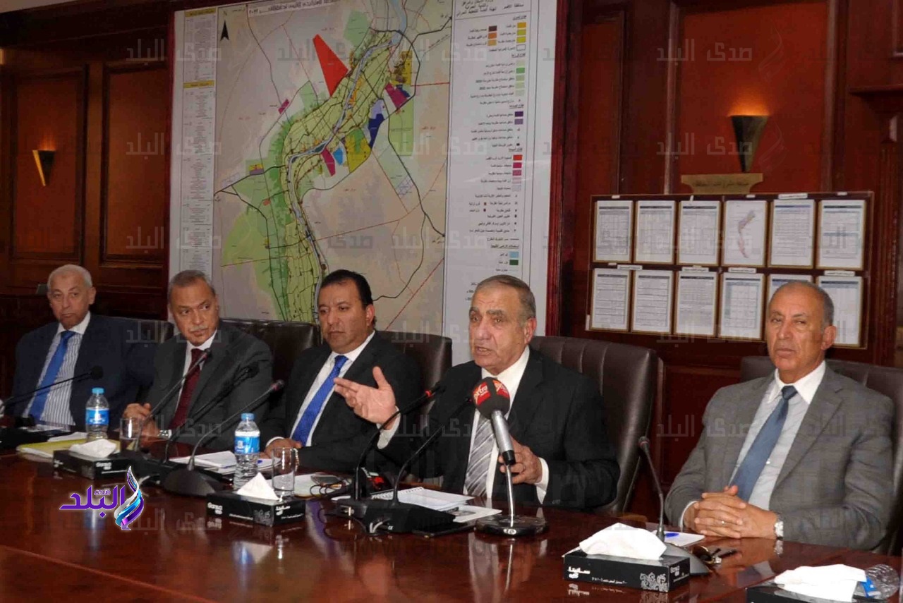 مؤتمر صحفي لوزير التنمية المحلية