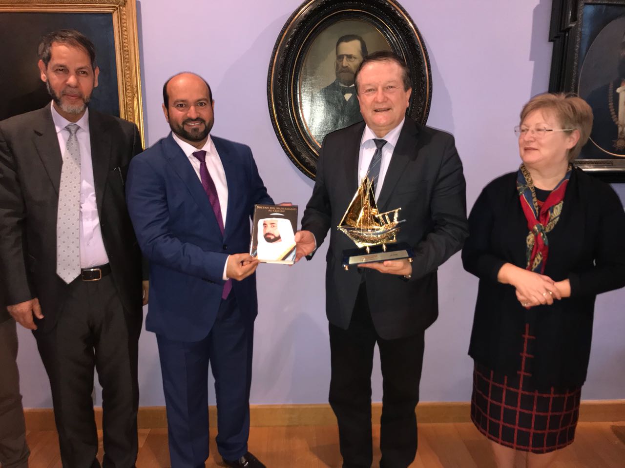 وفد مجمع اللغة العربية بالشارقة مع الجانب الكرواتي