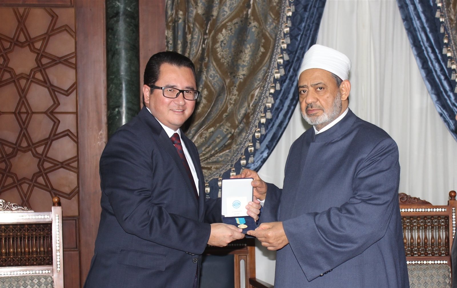 شيخ الأزهر وسفير كازاخستان بالقاهرة