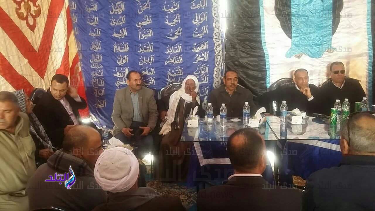 جلسة صلح بين عائلتين مسلمة وقبطية بالاسماعيلية جلسة صلح بين عائلتين مسلمة وقبطية بالاسماعيلية