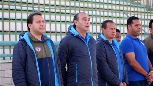 هادى خشبة بجوار على ماهر مدرب الأسيوطى 