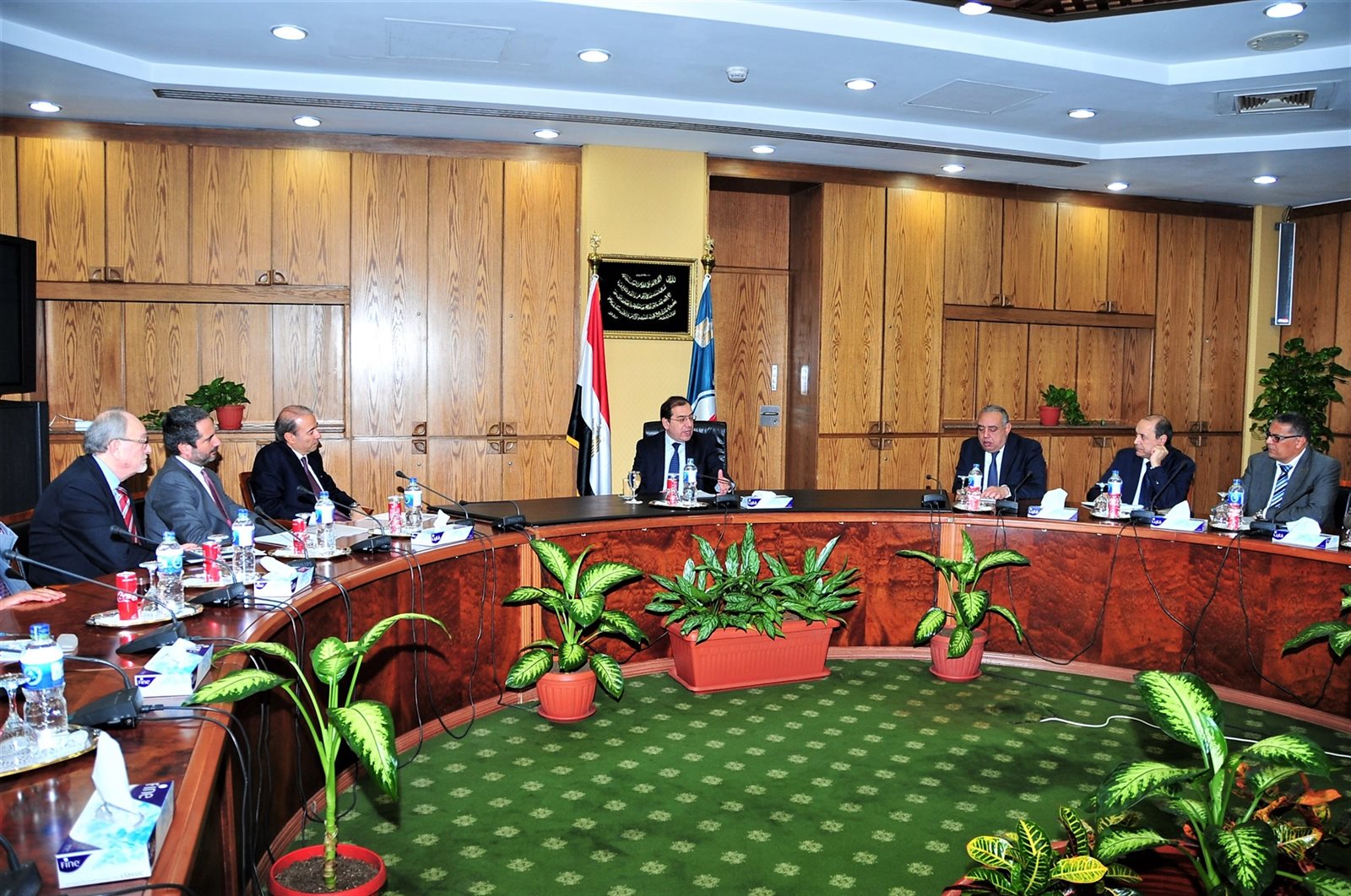 جانب من الاجتماع برئاسة الملا جانب من الاجتماع برئاسة الملا