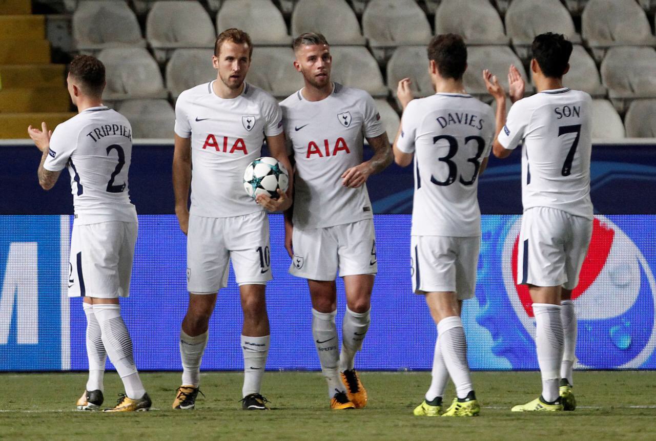 لاعبى توتنهام 