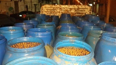 ضبط كمية من المخللات ـ ارشيفيه