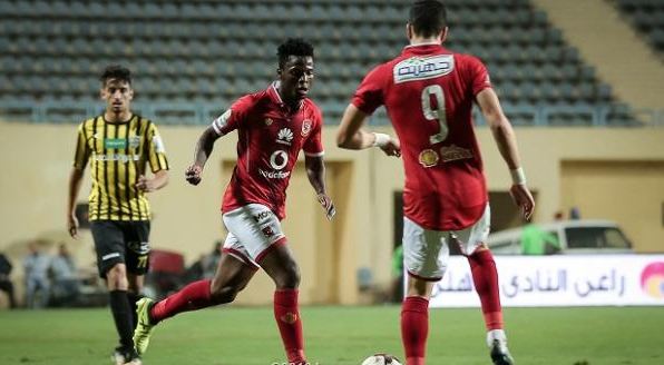 وليد أزارو وباكا لاعبا النادي الأهلي 