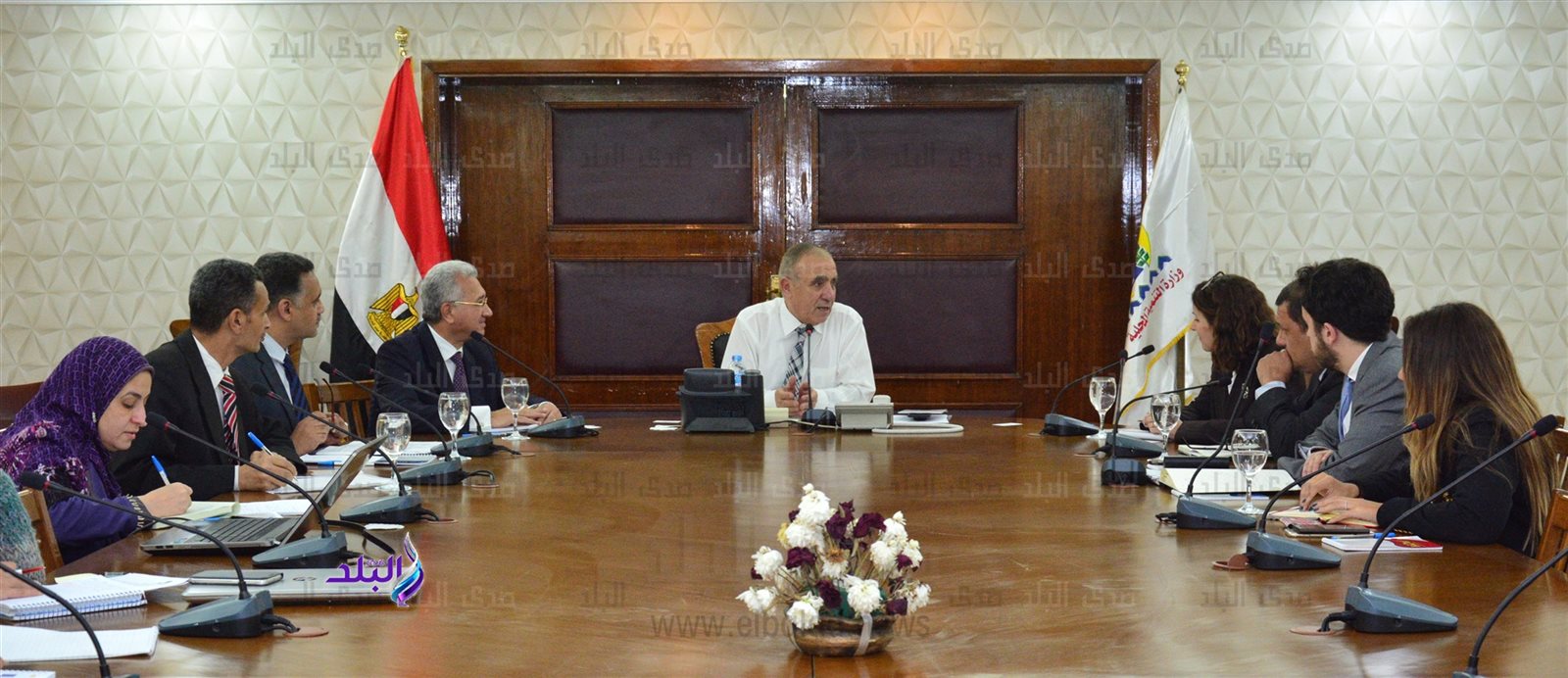 وزير التنمية المحلية مع الوفد الأوروبي