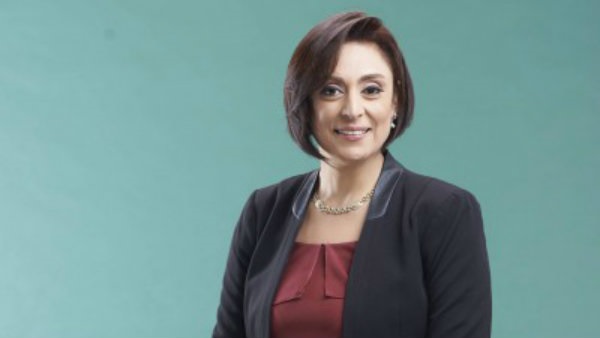 الإعلامية منى عراقي 