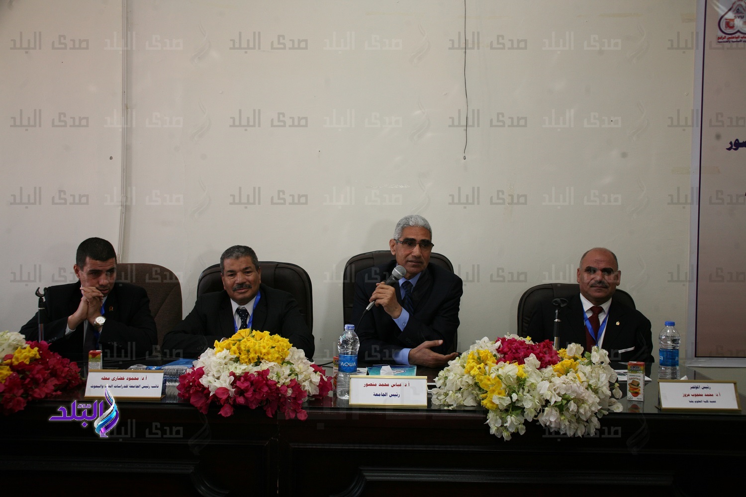 جانب من المؤتمر جانب من المؤتمر