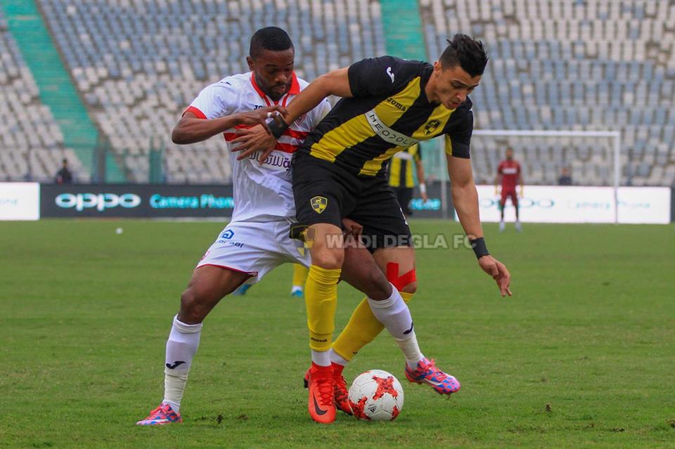 كاسونجو لاعب الزمالك  وعمر السعيد لاعب دجلة 