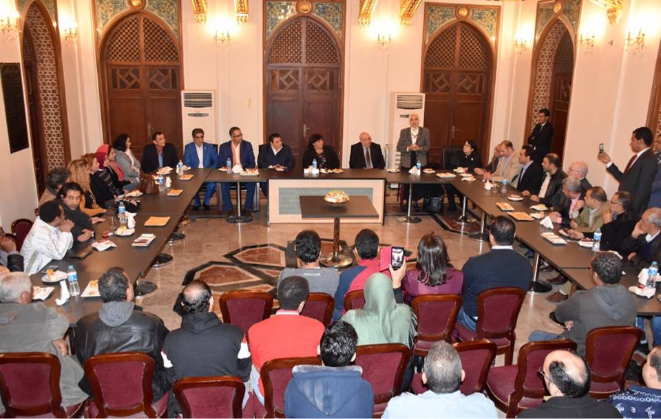 ايناس عبد الدايم فى اجتماع 