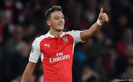 مسعود اوزيل لاعب الارسنال 