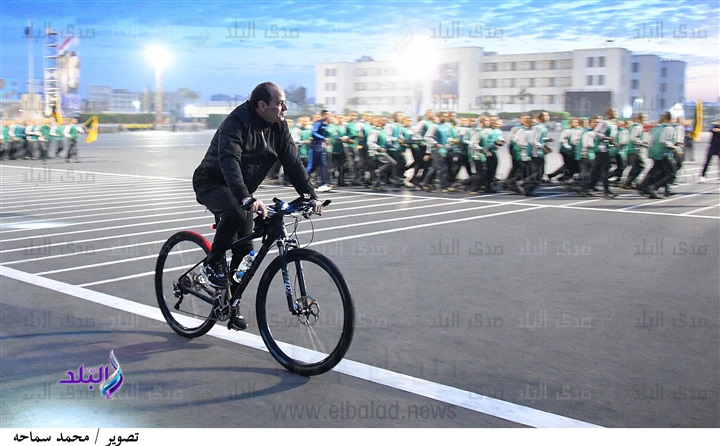 الرئيس السيسي فى جولة بالكلية الحربية 