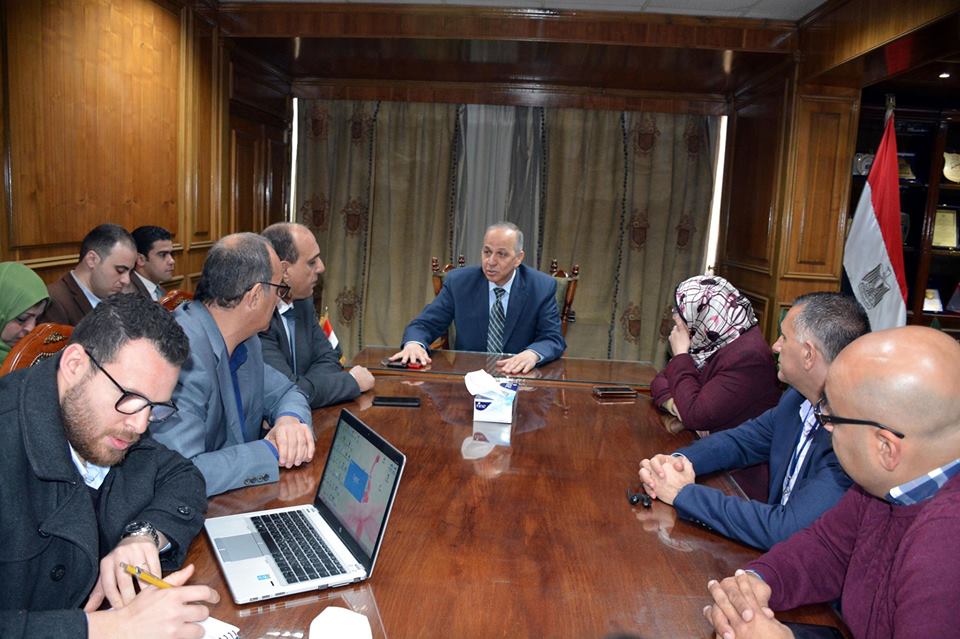 محافظ القليوبية يبحث تطوير طريق جمجرة الرئيسي ببنها