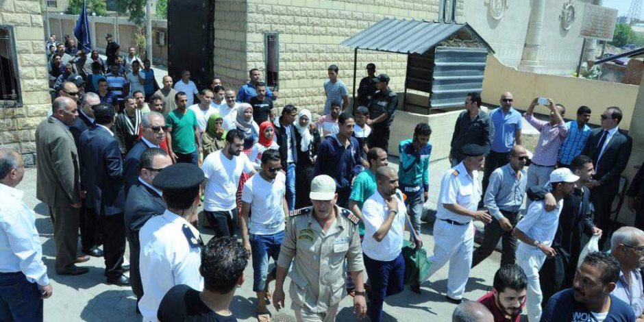 الإفراج عن مسجونين الإفراج عن مسجونين