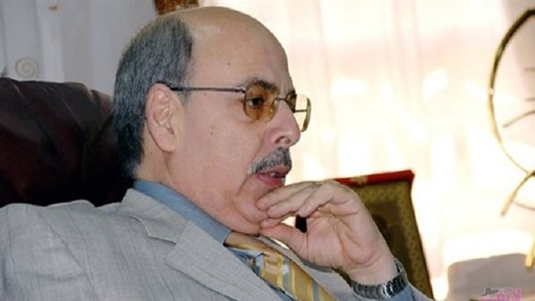  الناقد علي أبو شادي