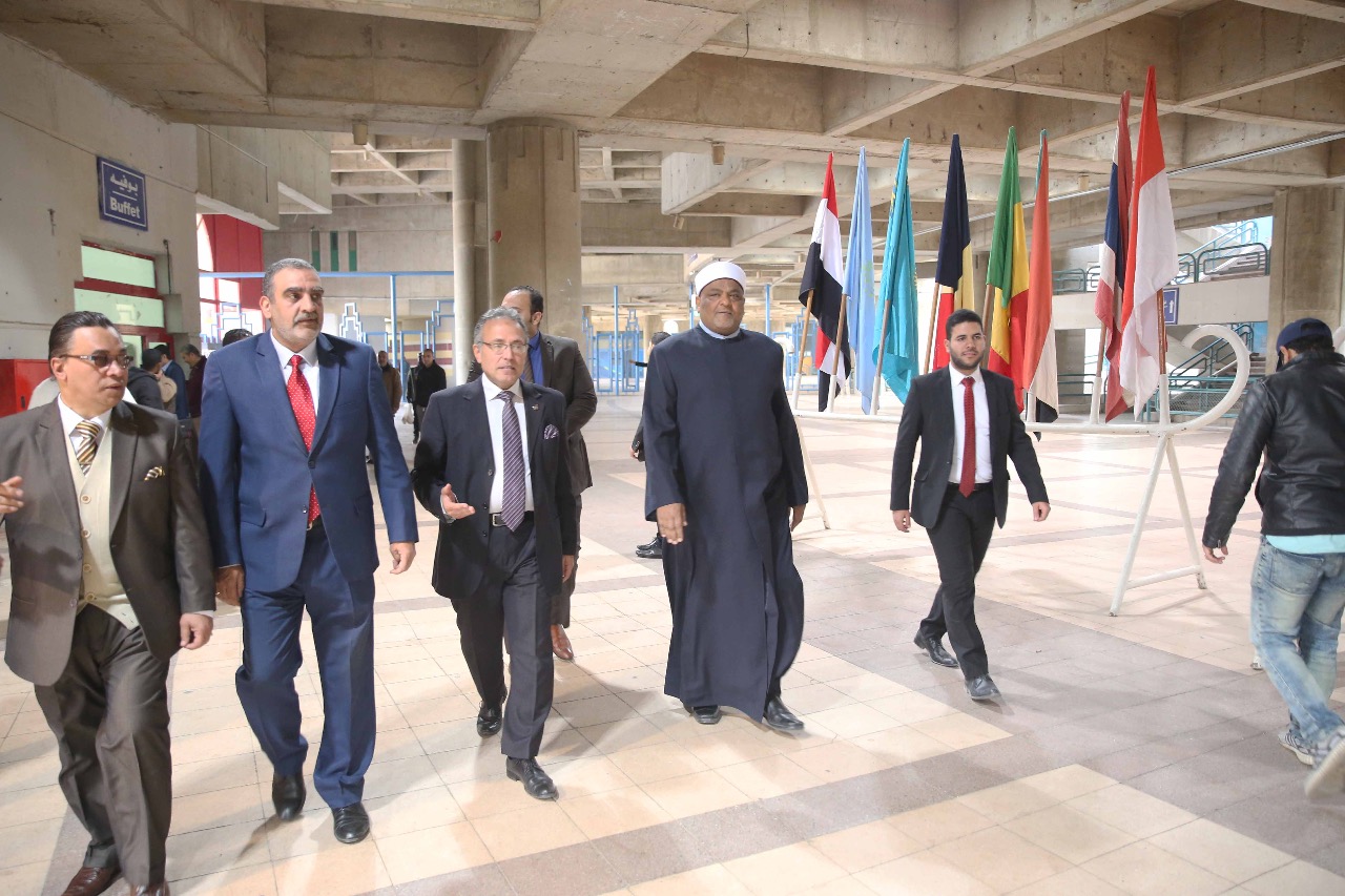 الدكتور عباس شومان