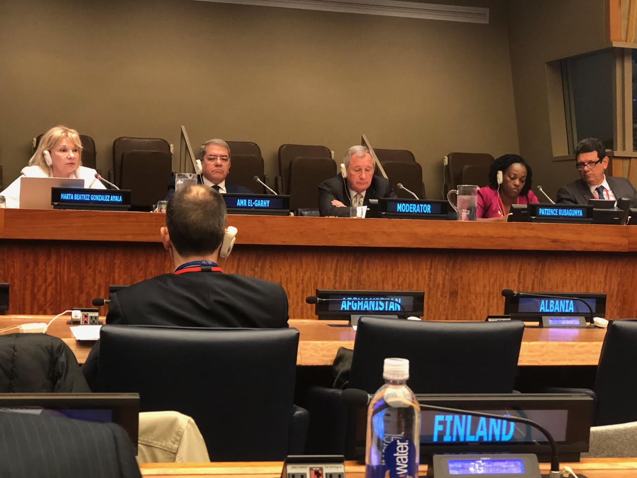 خلال المؤتمر 