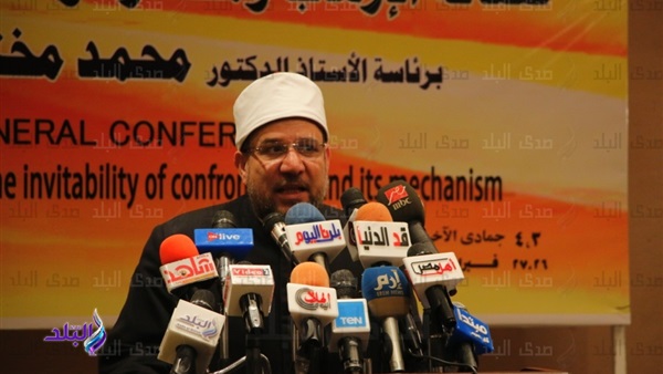 وزير الأوقاف خلال المؤتمر الصحفي