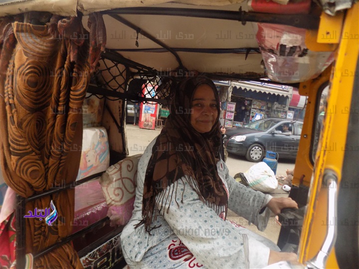 الحاجة هدى سائقة "توك توك" بالدقهلية