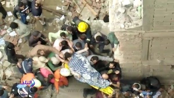 صورة من العقار المنهار صورة من العقار المنهار