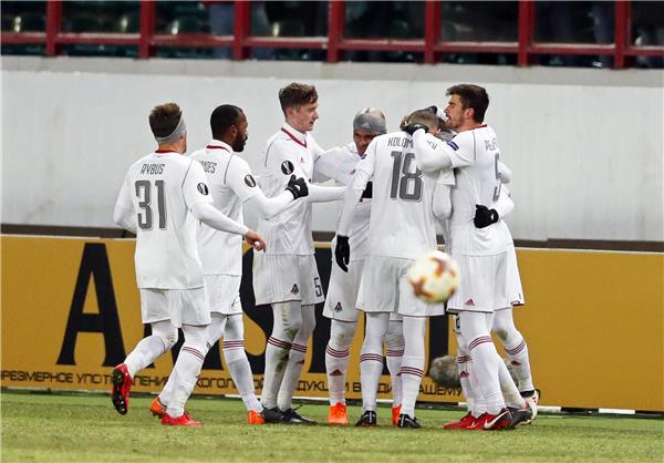 احتفال لاعبي لوكوموتيف 