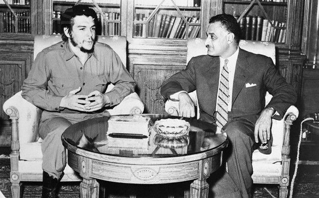 الزعيم عبد الناصر والمناضل جيفارا