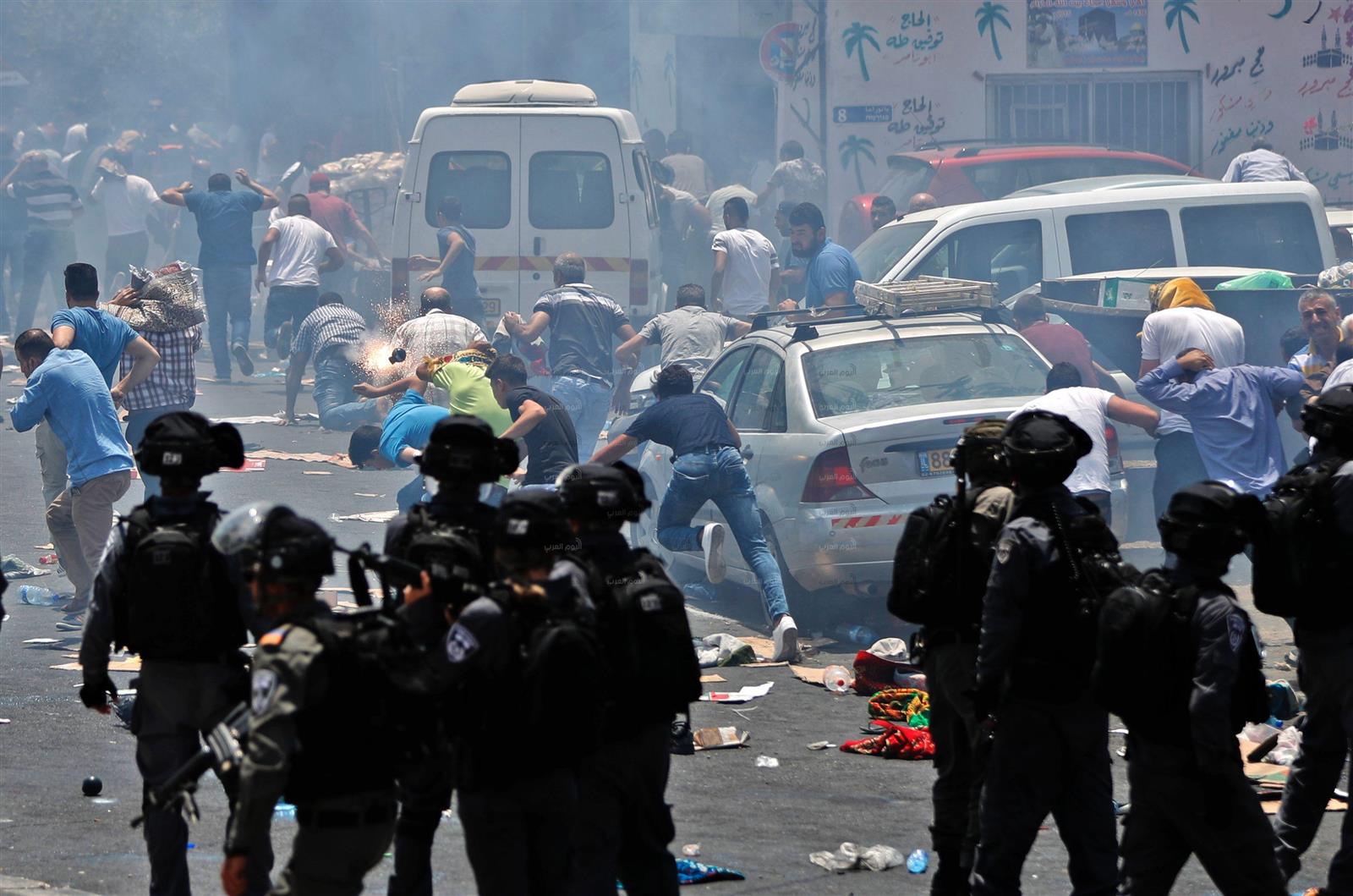 اصابة عدد من الفلسطينيين بنيران قوات الاحتلال اصابة عدد من الفلسطينيين بنيران قوات الاحتلال