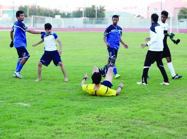 ضرب الحكم فى المباراة 
