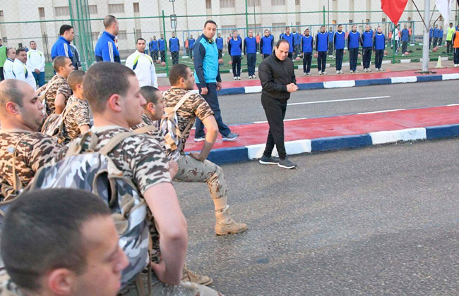  السيسي يتفقد التدريبات لطلاب كلية الشرطه