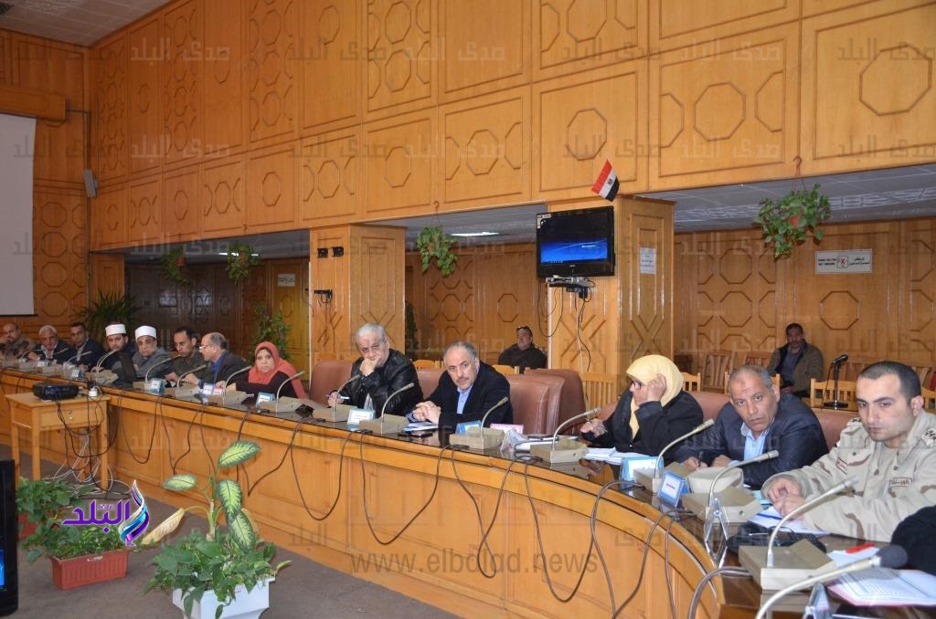 محافظ الاسماعيلية يستعرض استعدادات الانتخابات الرئاسية