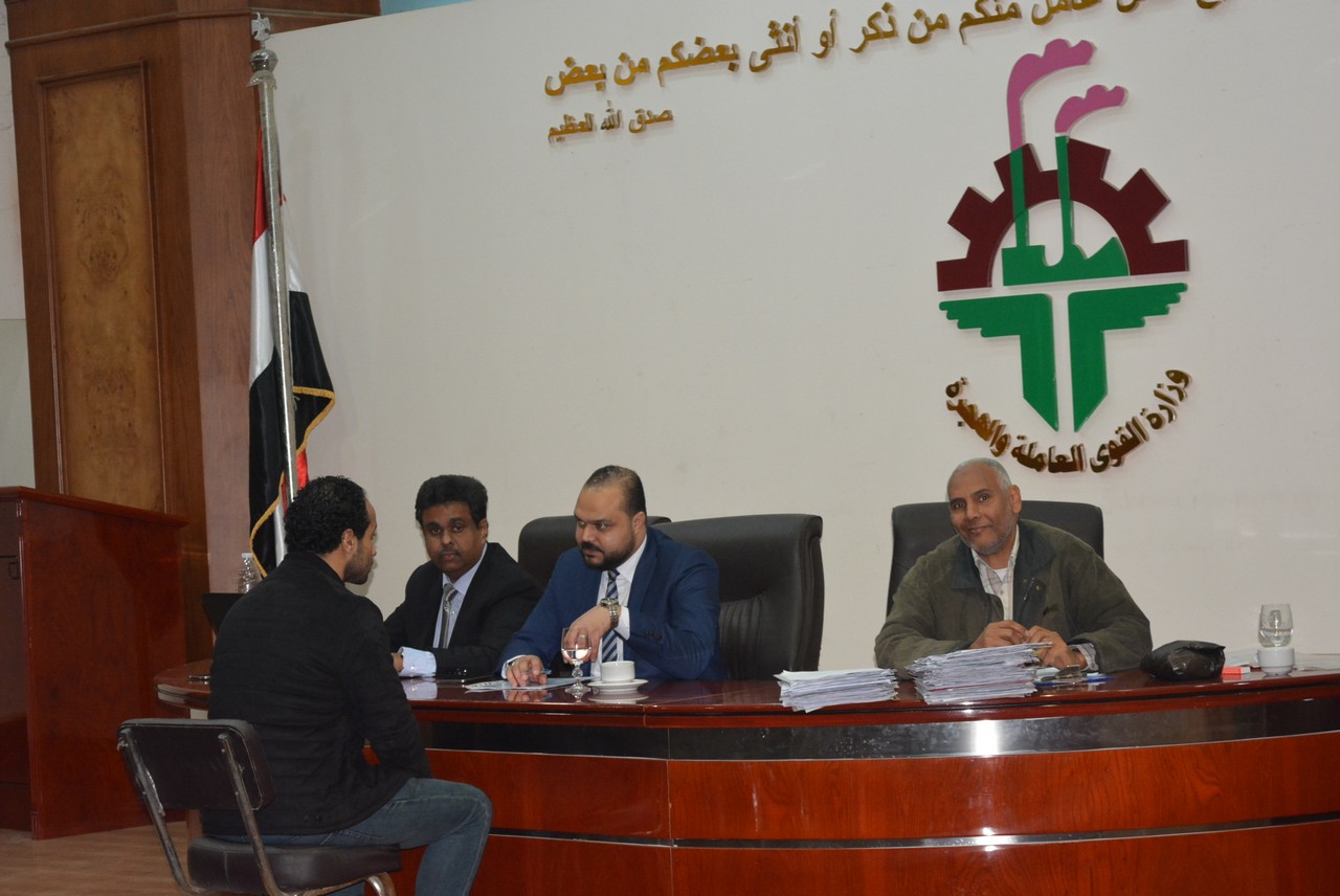 ختبارات المرشحين على مهنة "صراف" بدولة خليجية ختبارات المرشحين على مهنة "صراف" بدولة خليجية