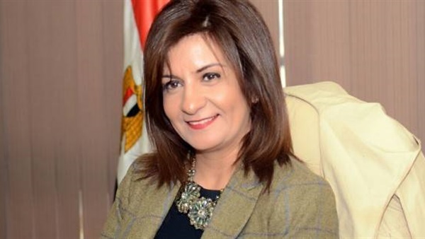 السفيرة نبيلة مكرم