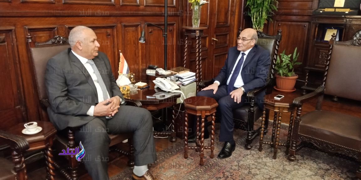 وزير الزراعة ومحافظ الوادي الجديد وزير الزراعة ومحافظ الوادي الجديد