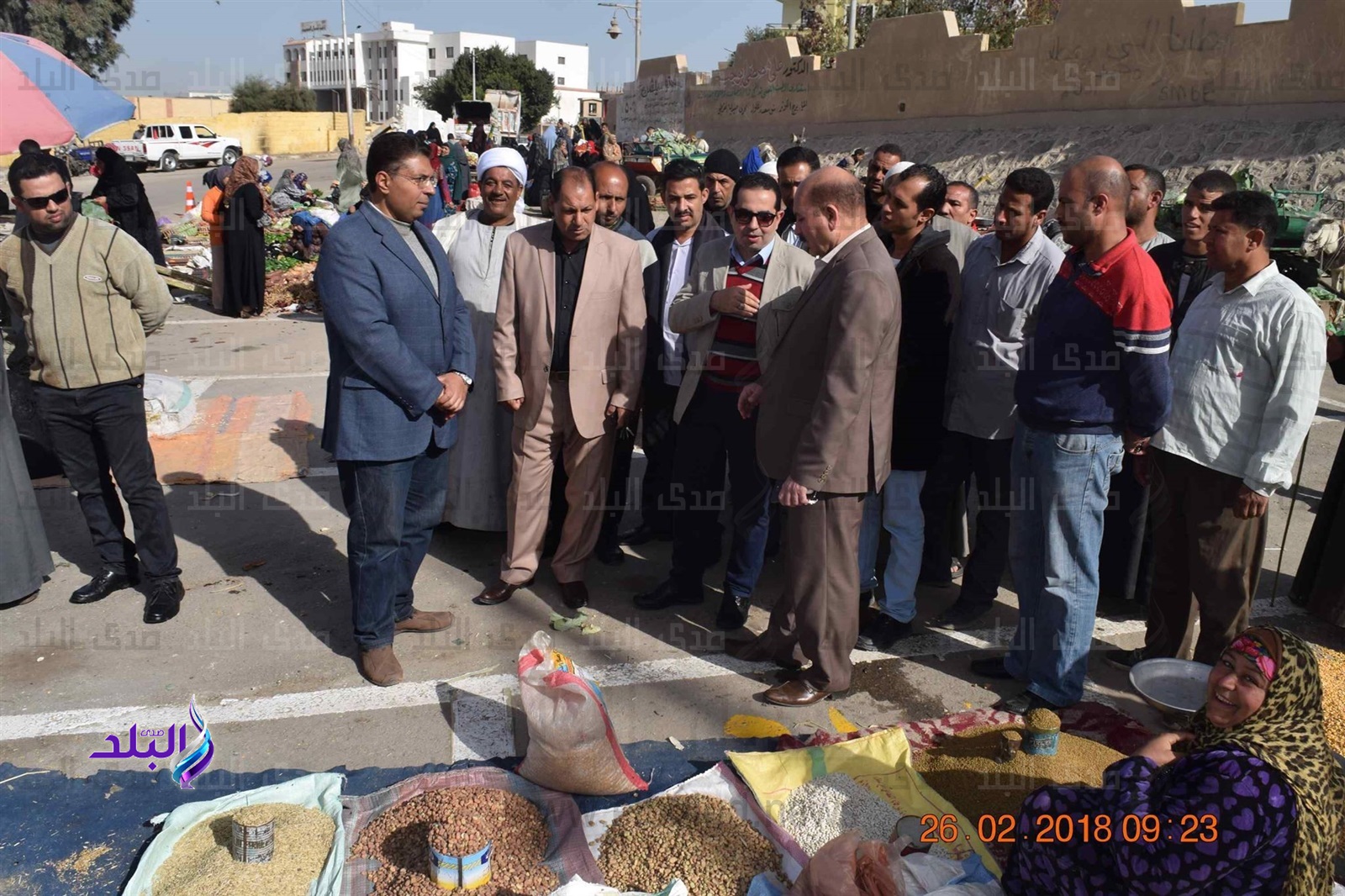 نقل سوق أبو فليو أمام مقر المرور القديم بمدينة المنيا نقل سوق أبو فليو أمام مقر المرور القديم بمدينة المنيا