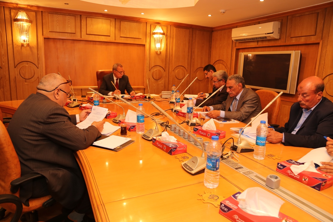 محافظ قنا يترأس اجتماع مجلس ادارة المنطقة الحرة العامة بقفط