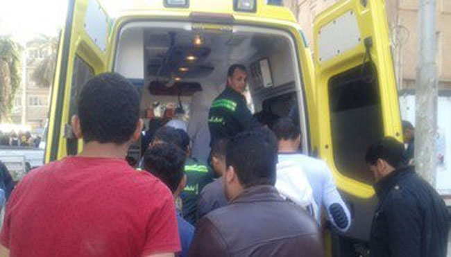 صورة أرشيفية - نقل مصابين صورة أرشيفية - نقل مصابين