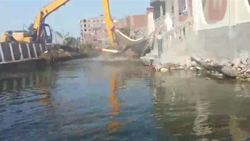 صورة أرشيفية - إزالات على مجرى النيل صورة أرشيفية - إزالات على مجرى النيل