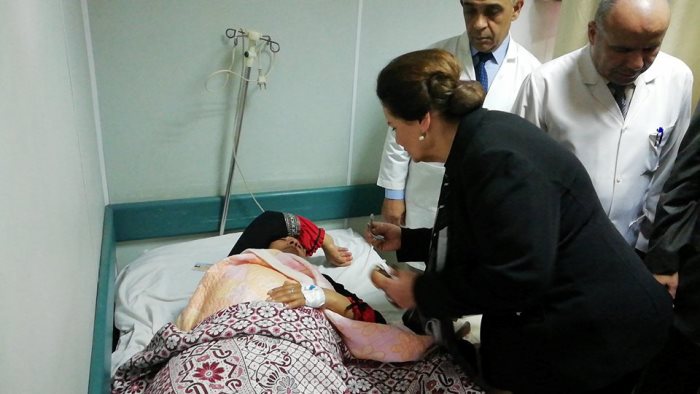 محافظ البحيرة تزور مصابي حادث قطاري المناشي