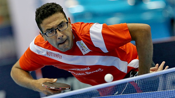 عمر عصر لاعب منتخب التنس 