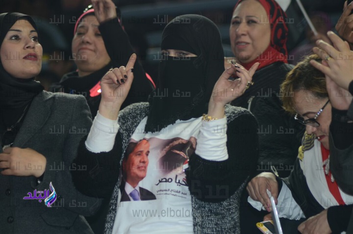 نساء مصر يدعمن الرئيس