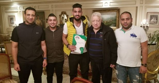 مرتضى منصور رئيس الزمالك يجدد عقد أحمد الشناوى مرتضى منصور رئيس الزمالك يجدد عقد أحمد الشناوى