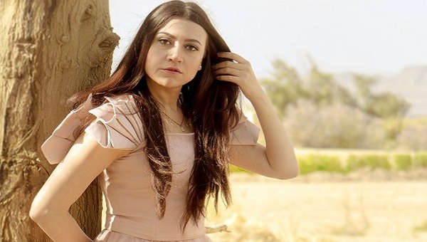الفنانة الشابة ياسمين سمير