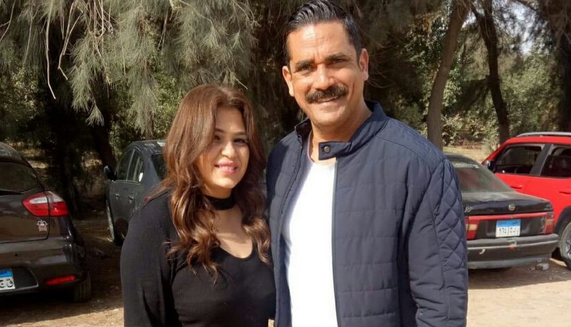 الفنانة الشابة انجي محمد وأمير كرارة