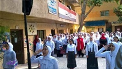 طلاب المدارس اثناء تحية العلم- ارشيفي طلاب المدارس اثناء تحية العلم- ارشيفي