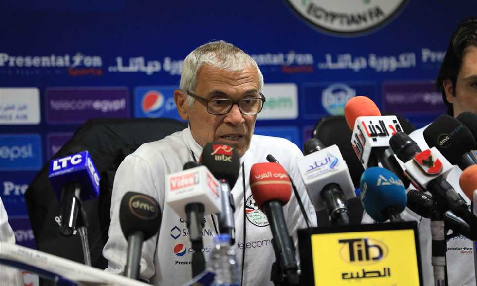 الارجنتيني هيكتور كوبر المدير الفني للمنتخب الوطني الارجنتيني هيكتور كوبر المدير الفني للمنتخب الوطني