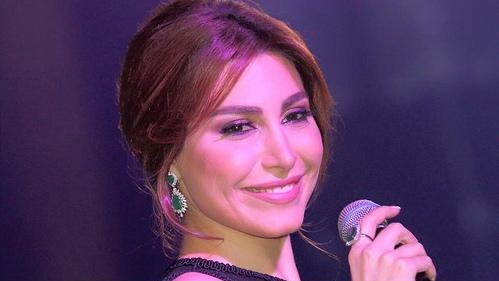 النجمة اللبنانية يارا 