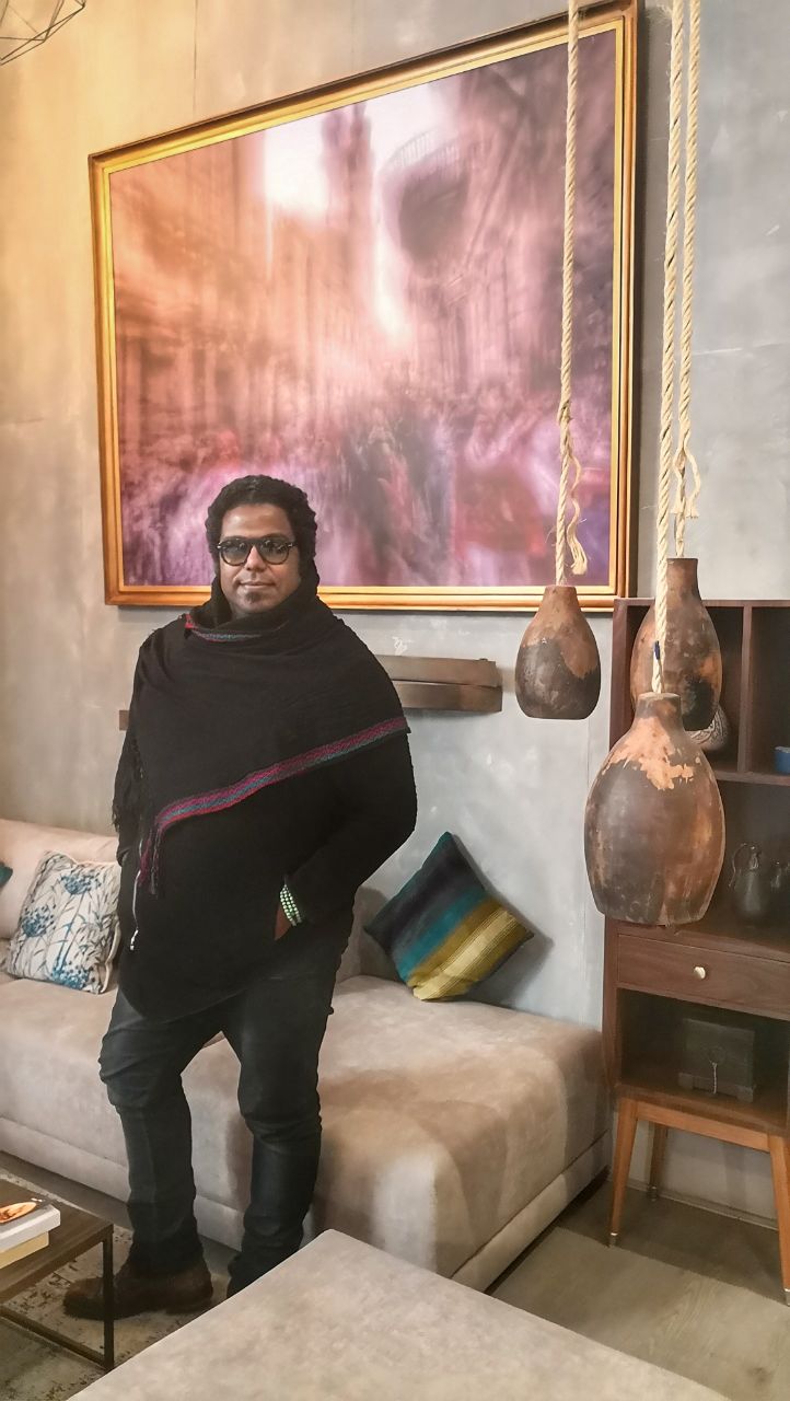 الفنان خالد أبو الدهب في معرض أطياف