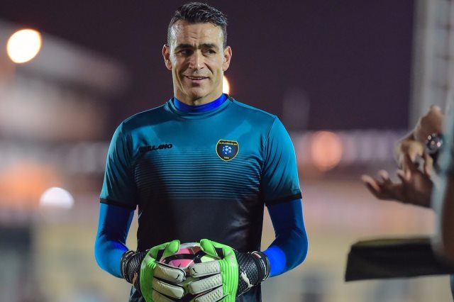 عصام الحضري