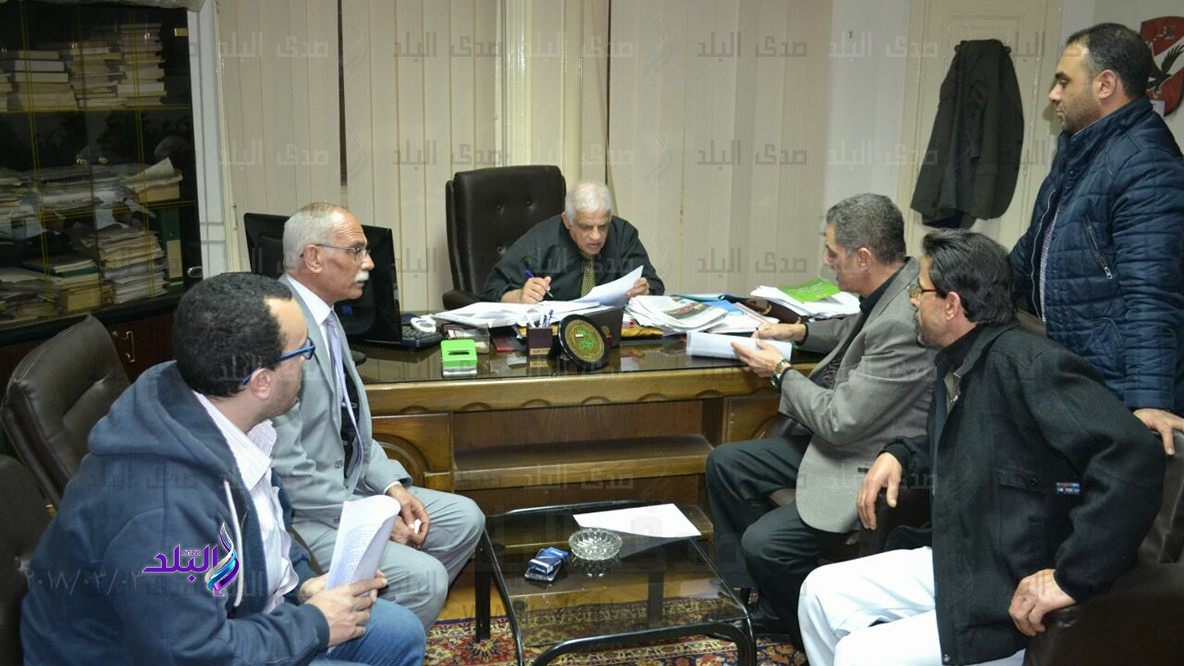 علاء الشوالى يوقع على استمارة ترشحه لرئاسة الوفد